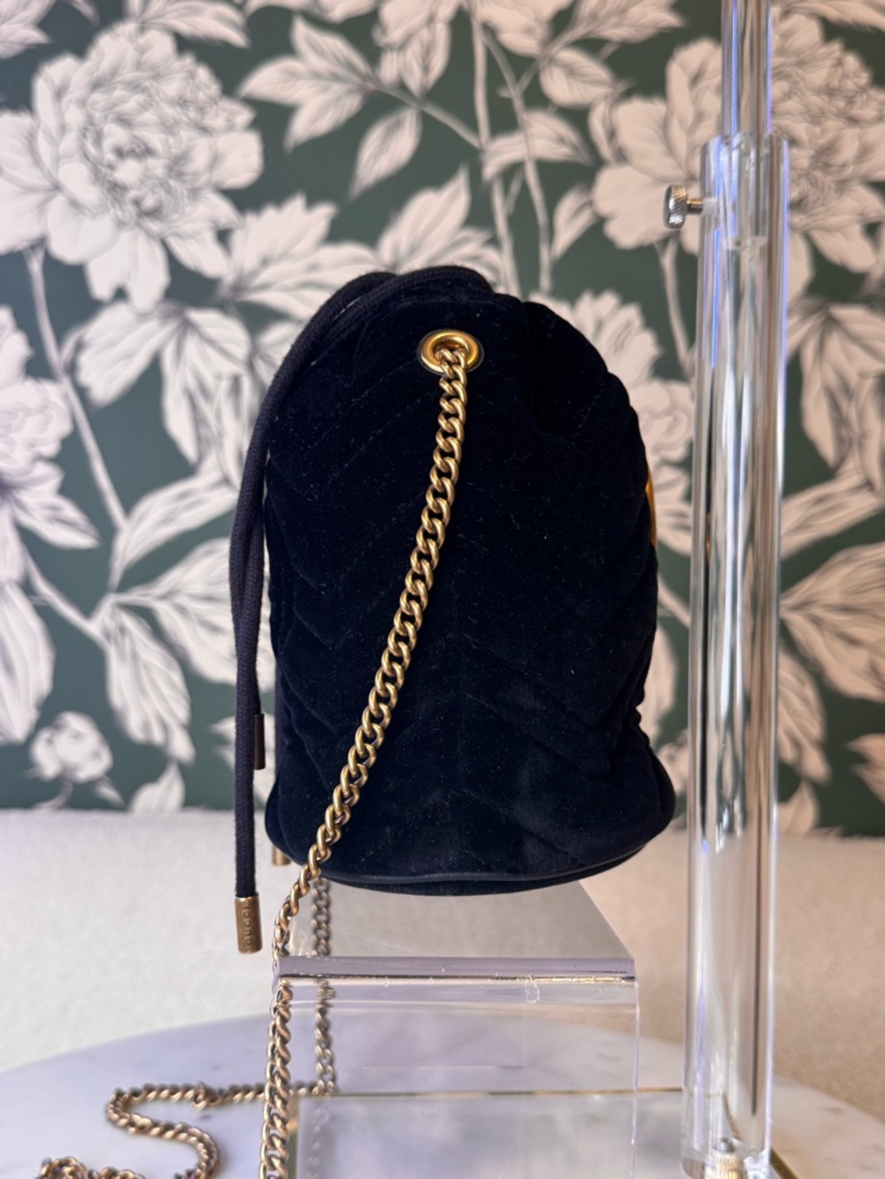 Gucci Black Velvet Mini Drawstring Bucket Bag with Gold Hardware - Picture 5 of 9